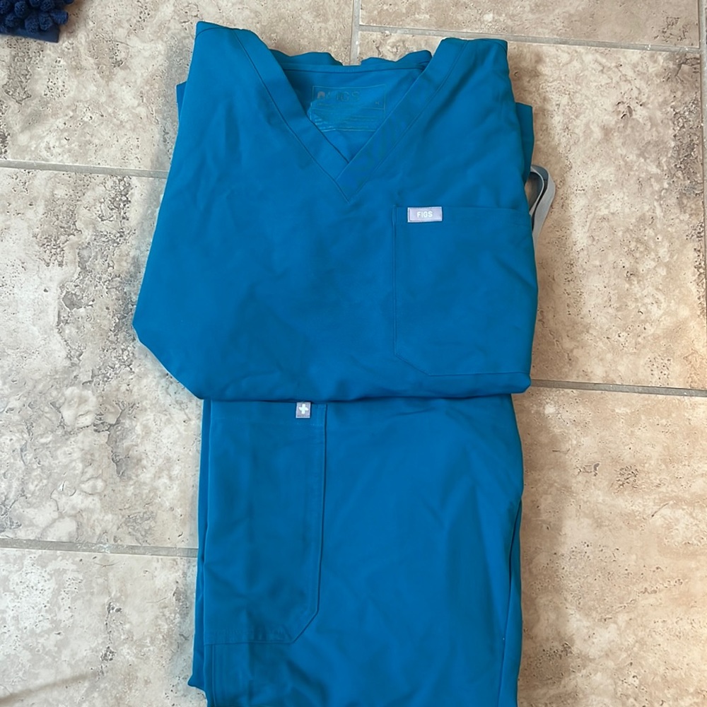 Teal figs scrub set